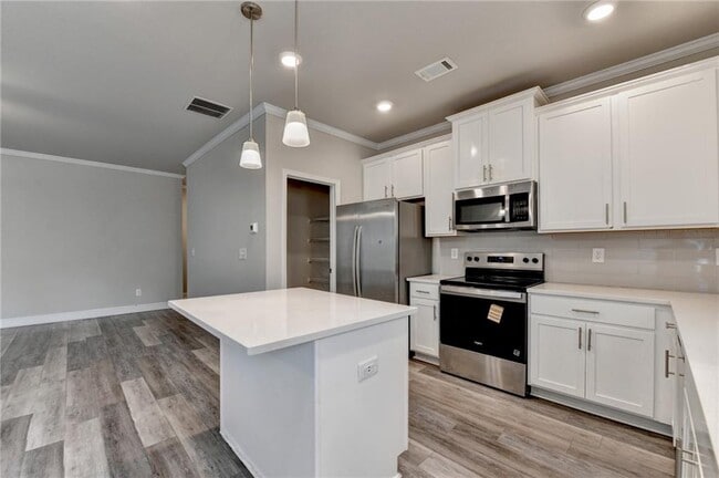 Building Photo - 217 Rockfern Ter