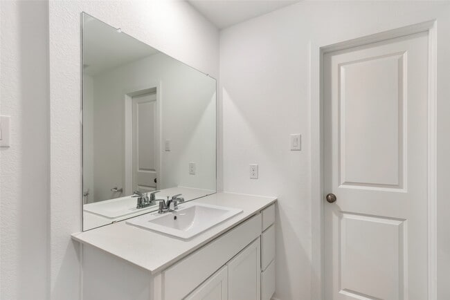 Building Photo - 917 Capracotta Dr