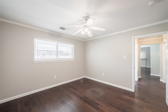 Building Photo - 809 Newport Blvd