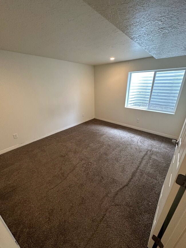 Building Photo - 4101 Juniper Hills Dr