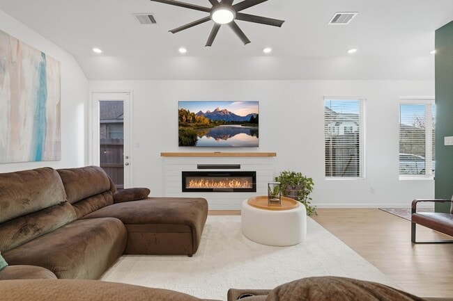 Building Photo - 4910 Shore Arbor Ln