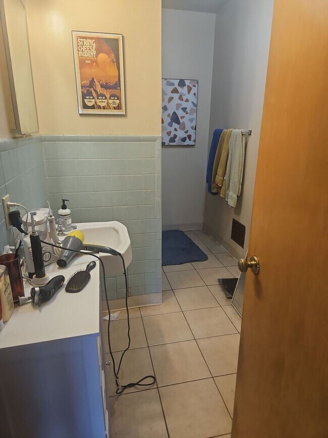 Building Photo - 111 W Parkway Ave