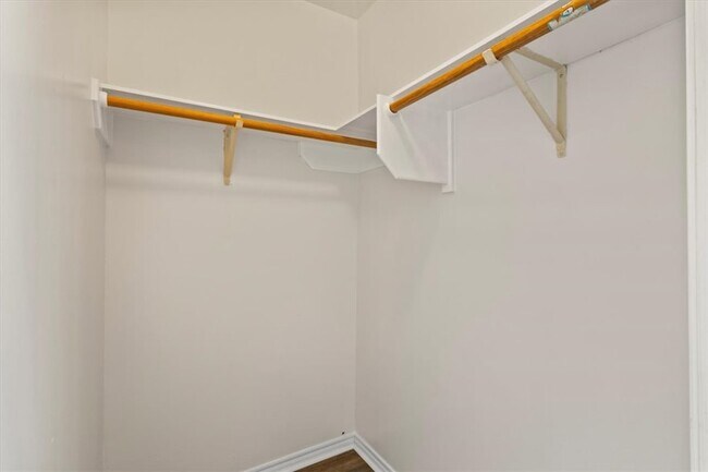 Building Photo - 806 Kalanchoe Ct