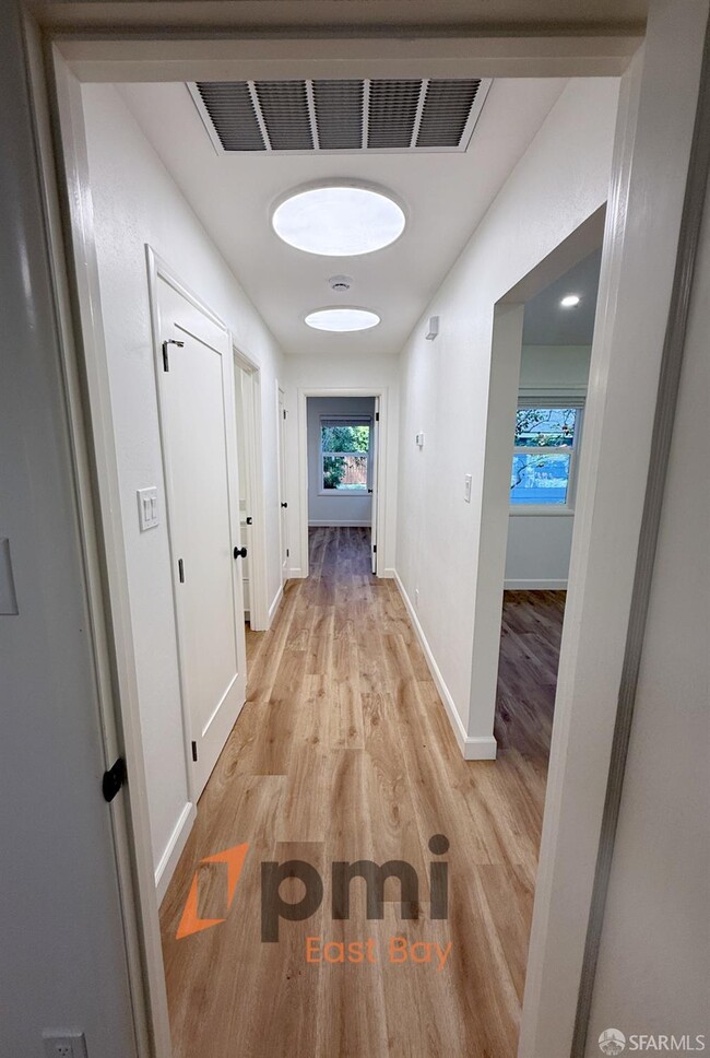 Building Photo - 4570 Alhambra Way