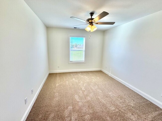 Building Photo - JohnNielsonWay5310