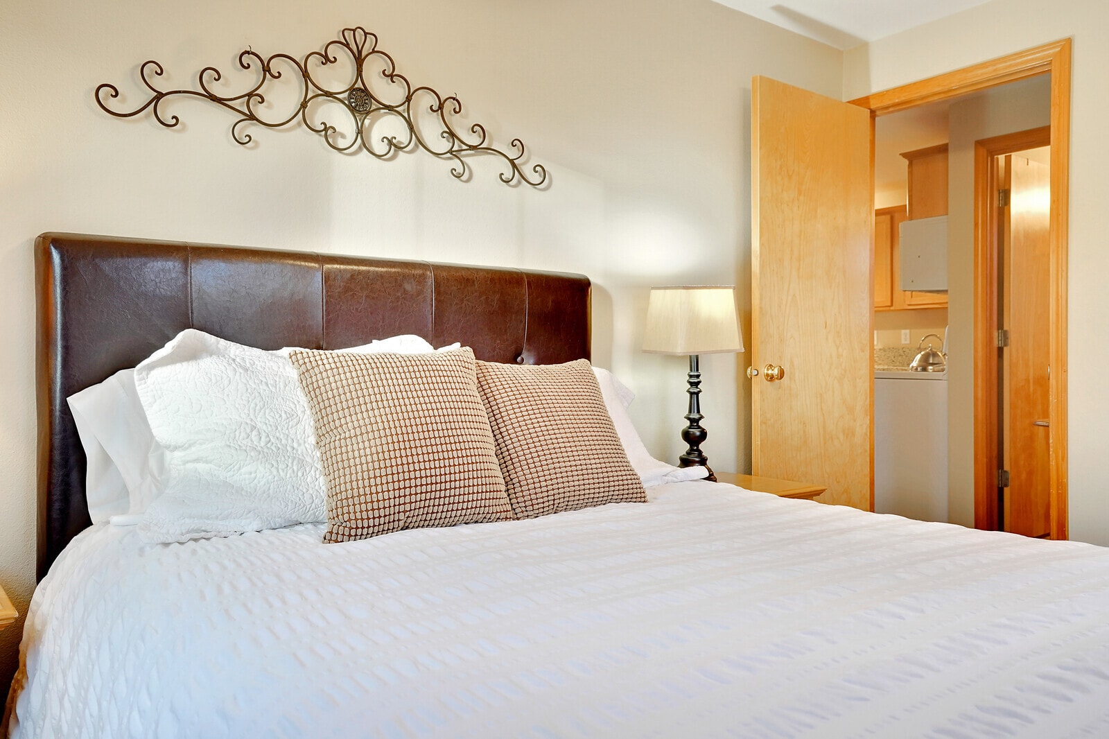 Building Photo - 731 Elm St SW