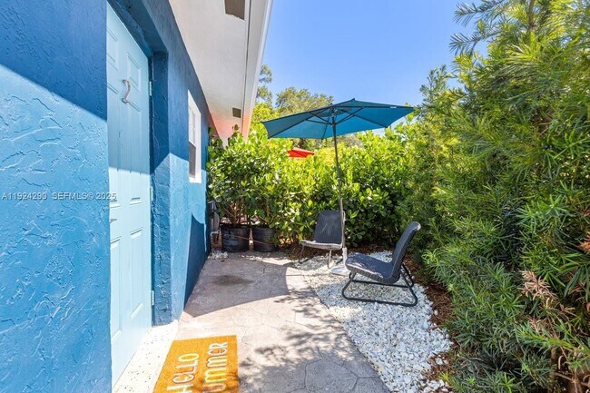 Building Photo - 811 Tequesta St