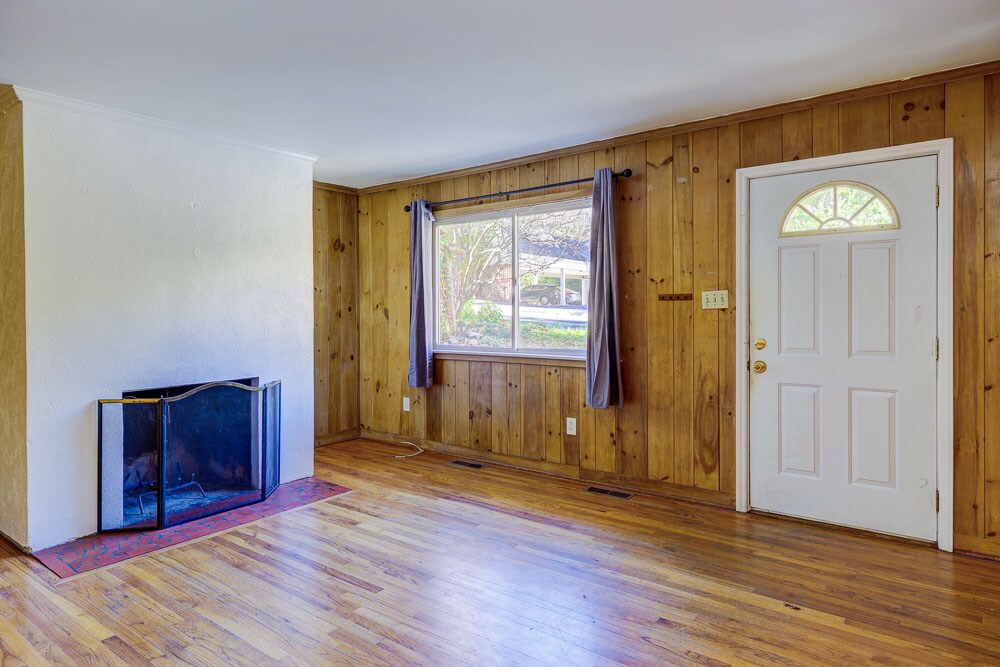 Building Photo - 514 Hillsborough St