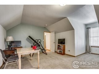 Building Photo - Charming Waterglen 3 Bedroom with a Den!