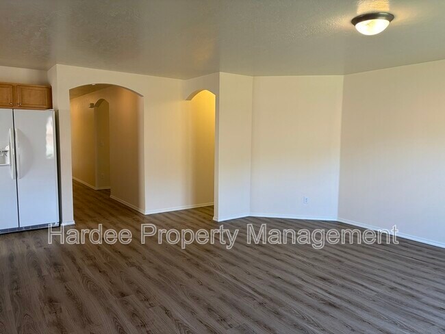 Building Photo - 677 N Kayden Way