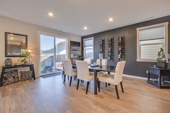 Building Photo - New 4 bedroom, 2.5 bath home in NW McMinnville