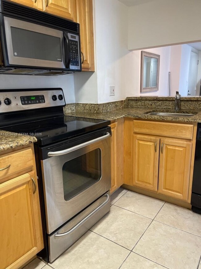 Building Photo - 770 Claughton Island Dr