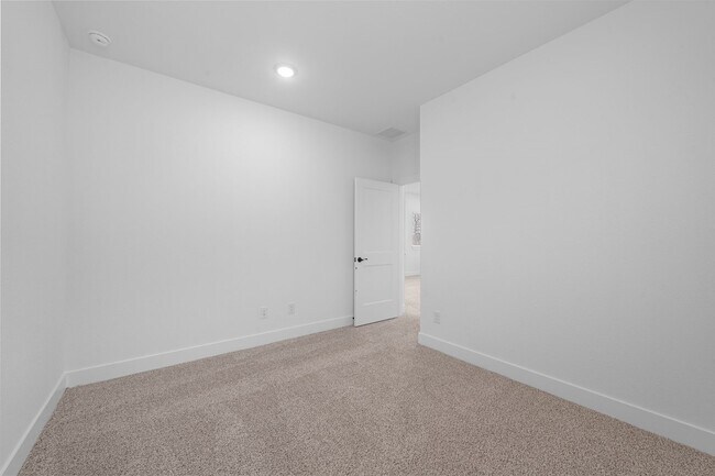 Building Photo - 1308 Shaded Rock Dr