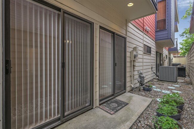 Building Photo - 1503 California St