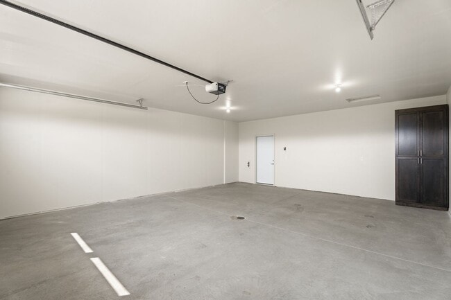 Building Photo - New Construction!