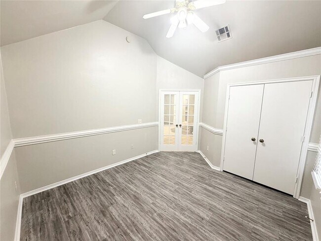 Building Photo - 10616 NW 40th Terrace