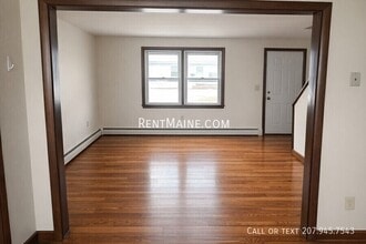 Building Photo - 19 Hemlock St