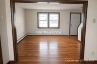 Building Photo - 19 Hemlock St