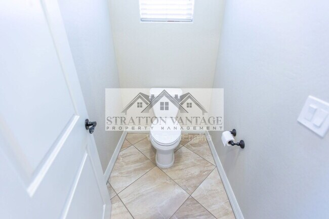 Building Photo - 2883 E Ebony Dr