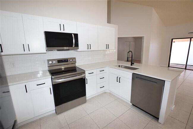 Building Photo - 7313 Spring Villas Cir