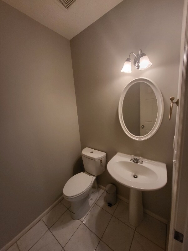 Building Photo - 607 Pecan Knoll Dr