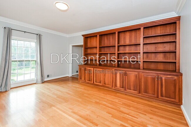 Building Photo - 1176 Hampton Hall Dr NE