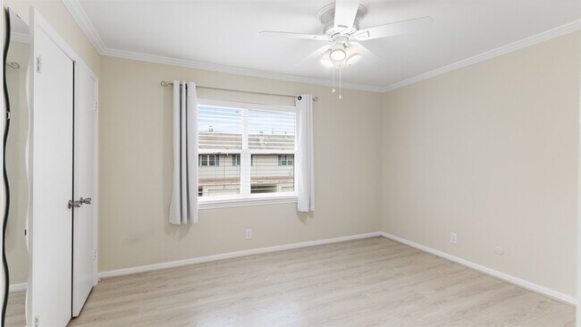 Building Photo - 2107 Lander Ln