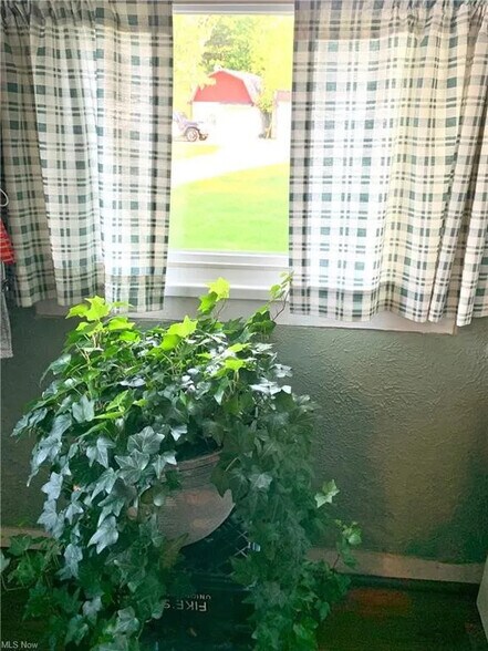 Building Photo - 2816 W Liberty St