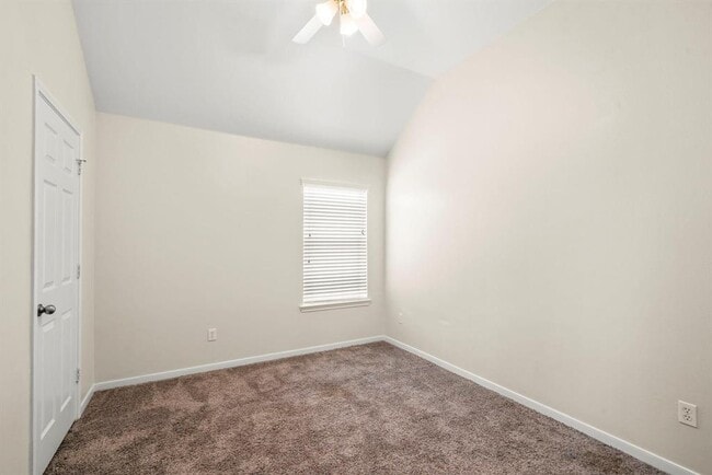 Building Photo - 2203 Falcon Knoll Ln