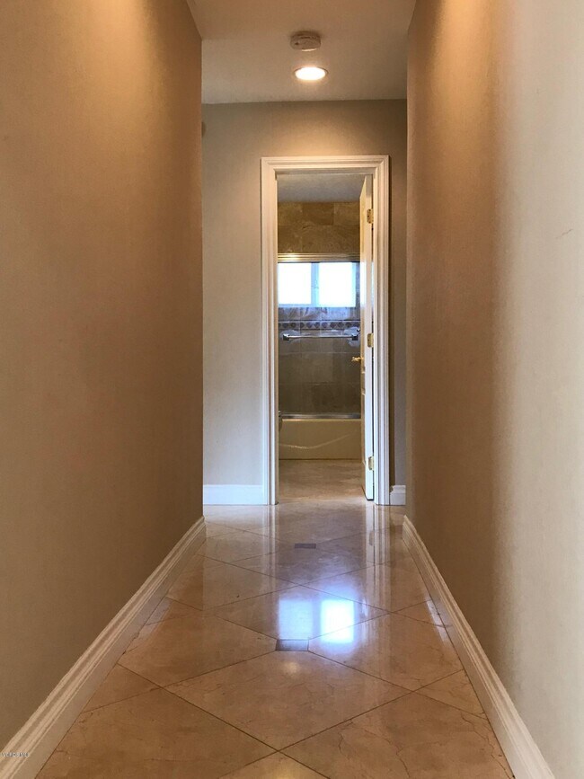 Building Photo - 169 Cathy Dr