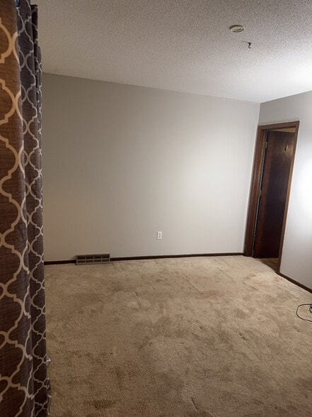 Building Photo - 11898 Tulip St NW