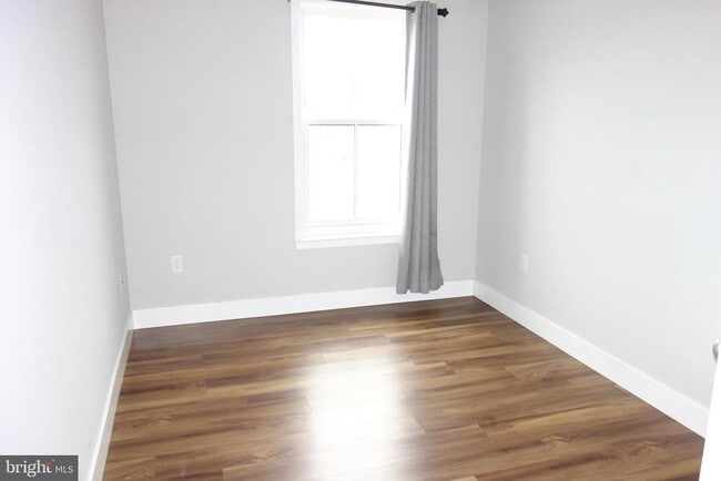 Building Photo - 228 S Mill Rd