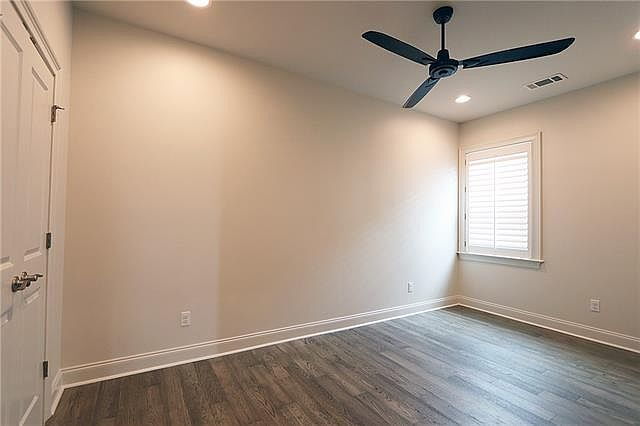 Building Photo - 2-Bed, 3-Bath on Pontchartrain Blvd – Your New Orleans Oasis Awaits!"