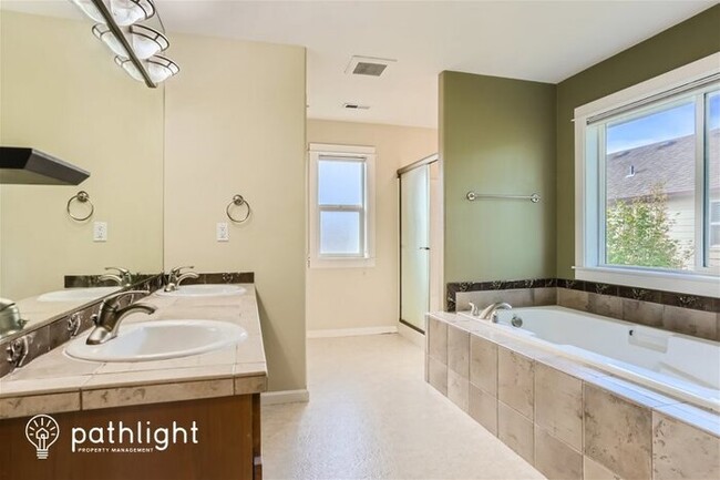Building Photo - 5320 Southeast Frances Court, Hillsboro, O...