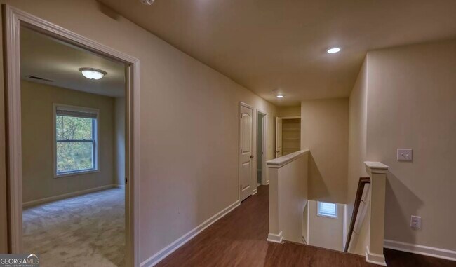 Building Photo - 6571 Bluffview Dr