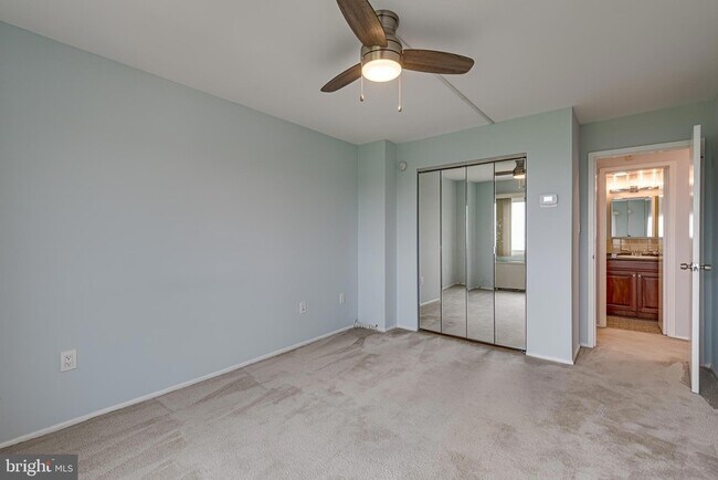 Building Photo - 1111 University Blvd W