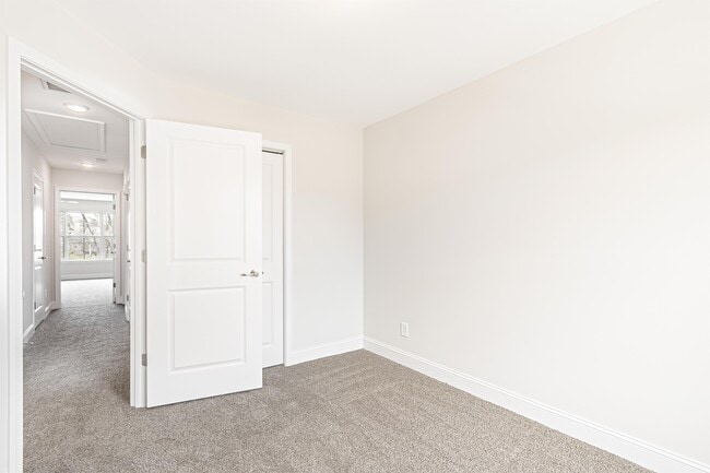 Building Photo - 4825 Ancient Glacier Ln