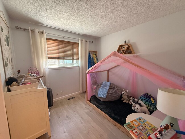 Building Photo - Comfortable Living in the Heart of Broomfield