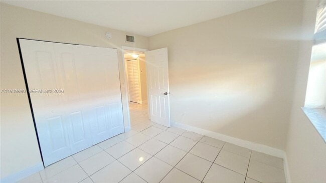 Building Photo - 5461 W 24th Ave