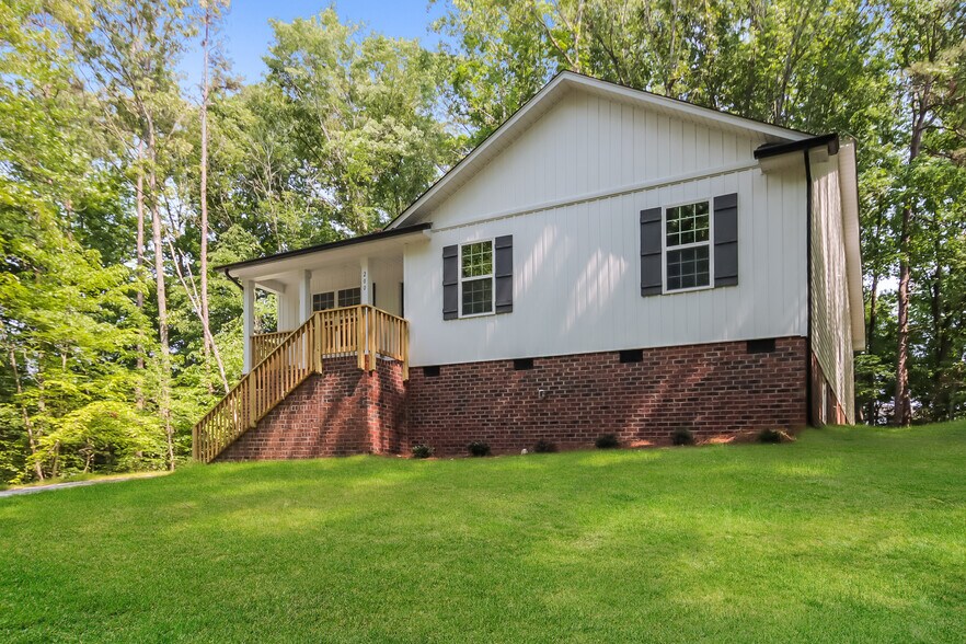 Building Photo - 200 Ashbrook Rd
