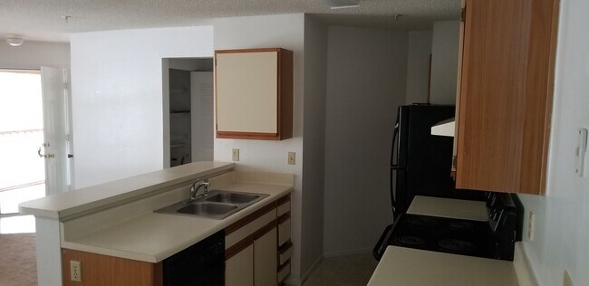 Building Photo - The Landings Two bedroom Condo