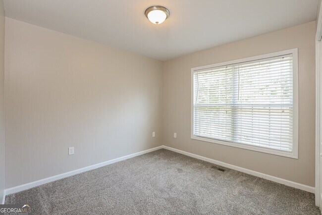 Building Photo - 6983 Pine Shadow Way