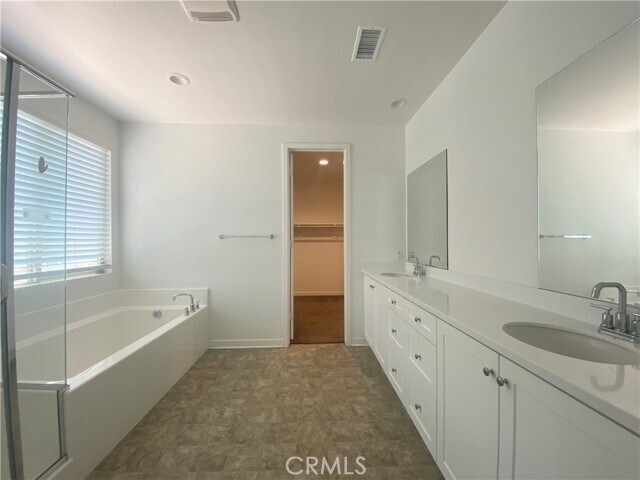 Building Photo - 2932 E Silver Sky Dr