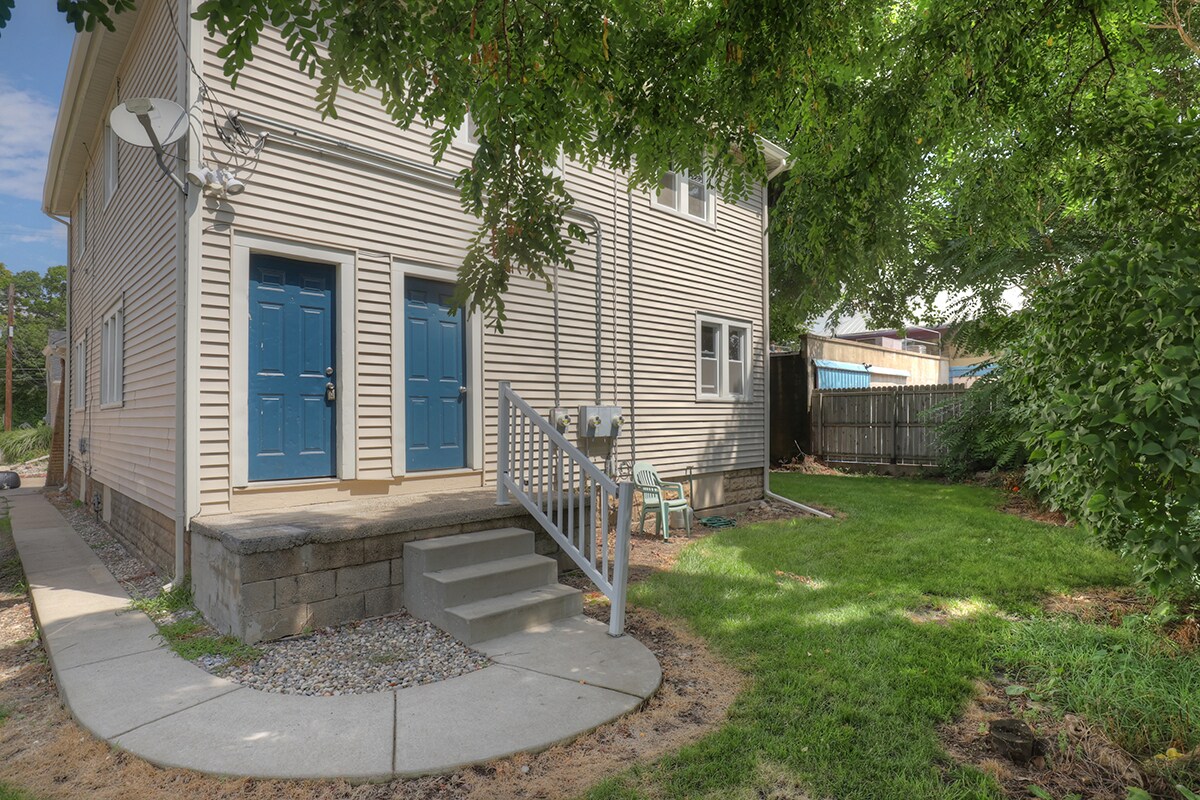 Building Photo - 618 Veto St NW