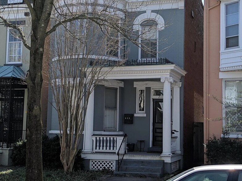 Building Photo - 2111 Hanover Ave