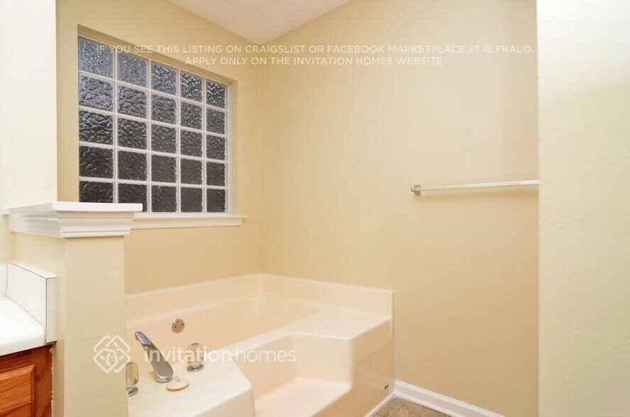 Building Photo - 124 Woodmill Ct