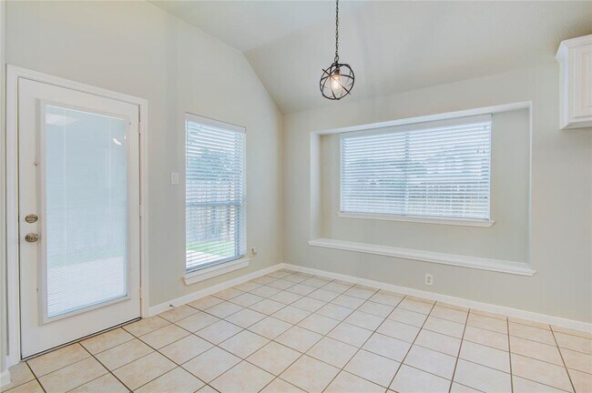 Building Photo - 802 Childers Ct