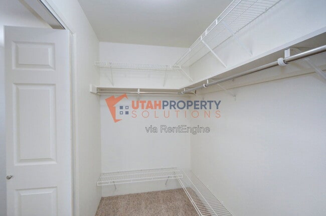Building Photo - 1180 S Foothill Dr