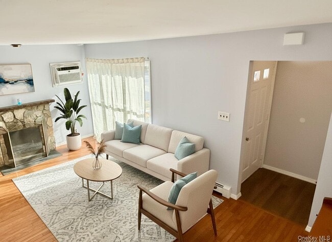 Building Photo - 10 Revere Rd