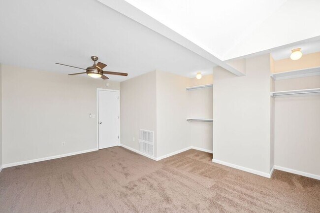 Building Photo - 4744 Edison Ln